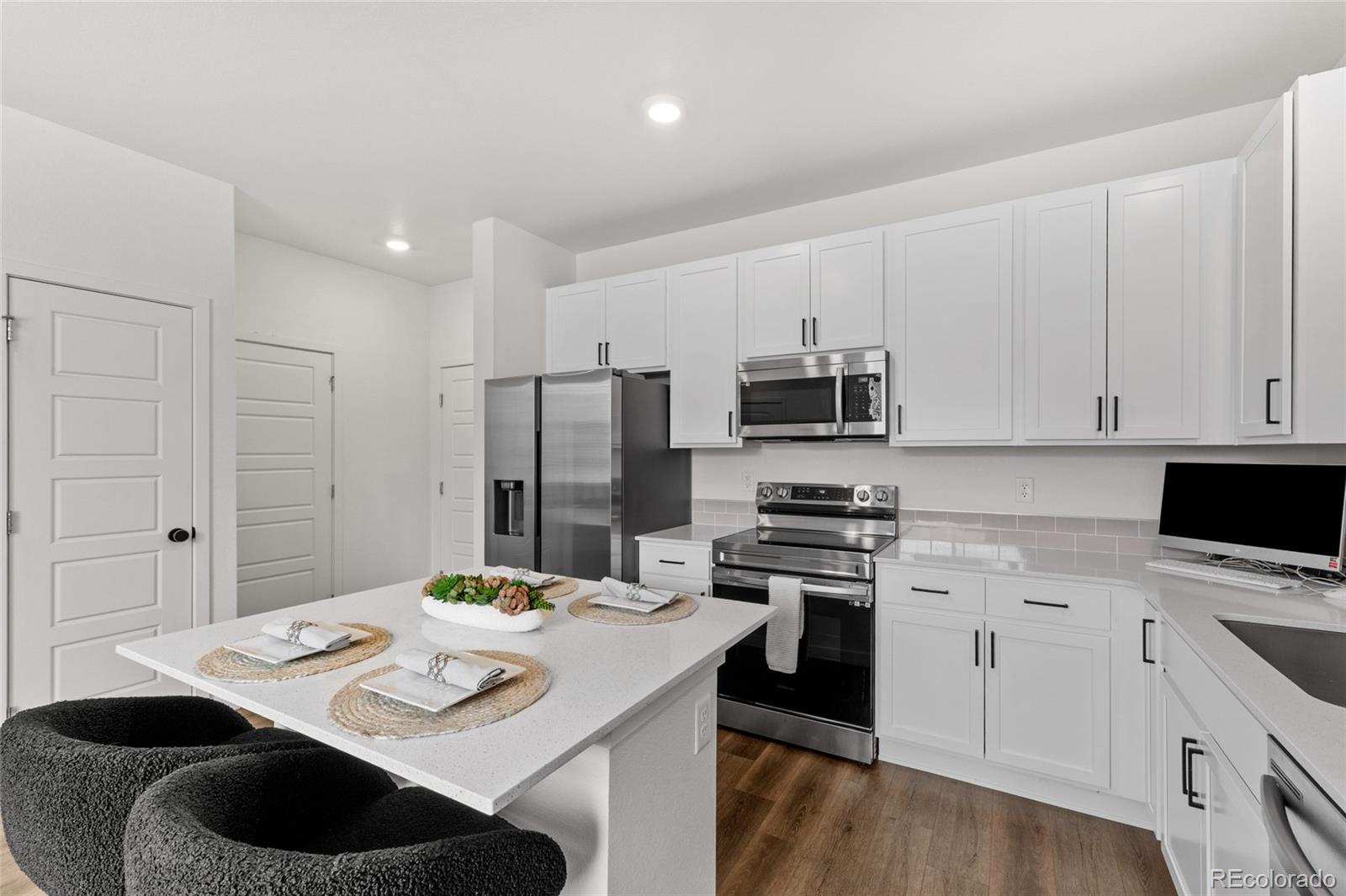MLS Image #13 for 281  oriole way,johnstown, Colorado