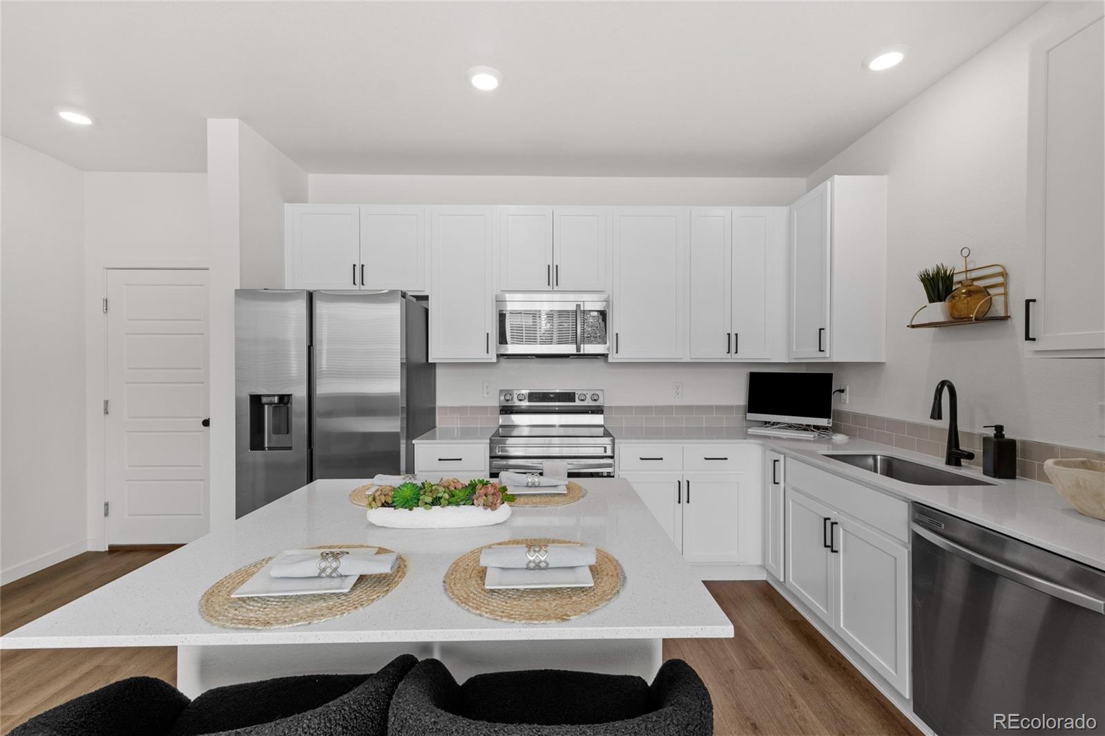 MLS Image #14 for 281  oriole way,johnstown, Colorado