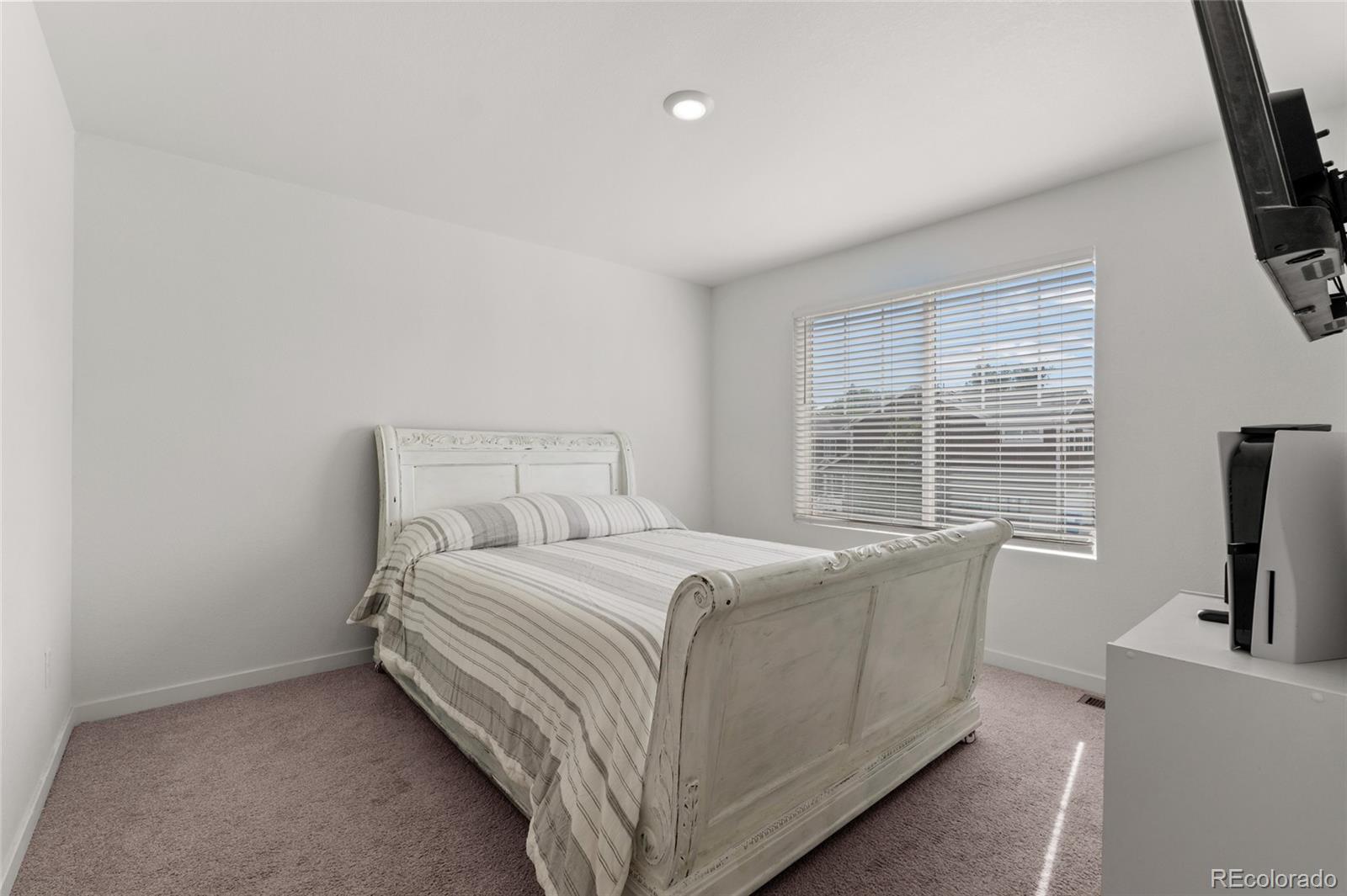 MLS Image #19 for 281  oriole way,johnstown, Colorado