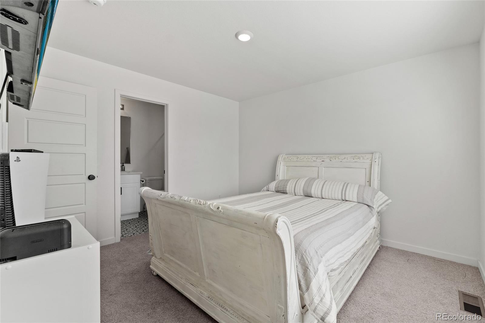 MLS Image #21 for 281  oriole way,johnstown, Colorado
