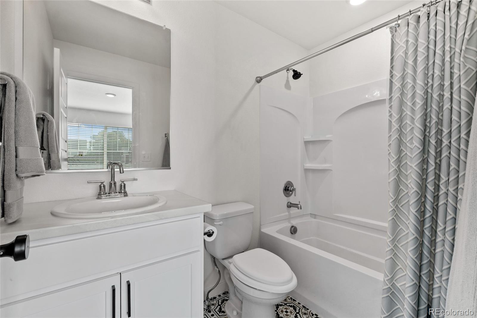 MLS Image #22 for 281  oriole way,johnstown, Colorado