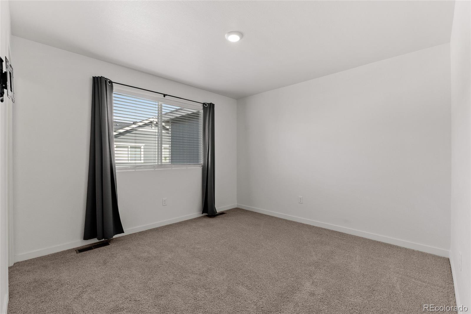 MLS Image #23 for 281  oriole way,johnstown, Colorado