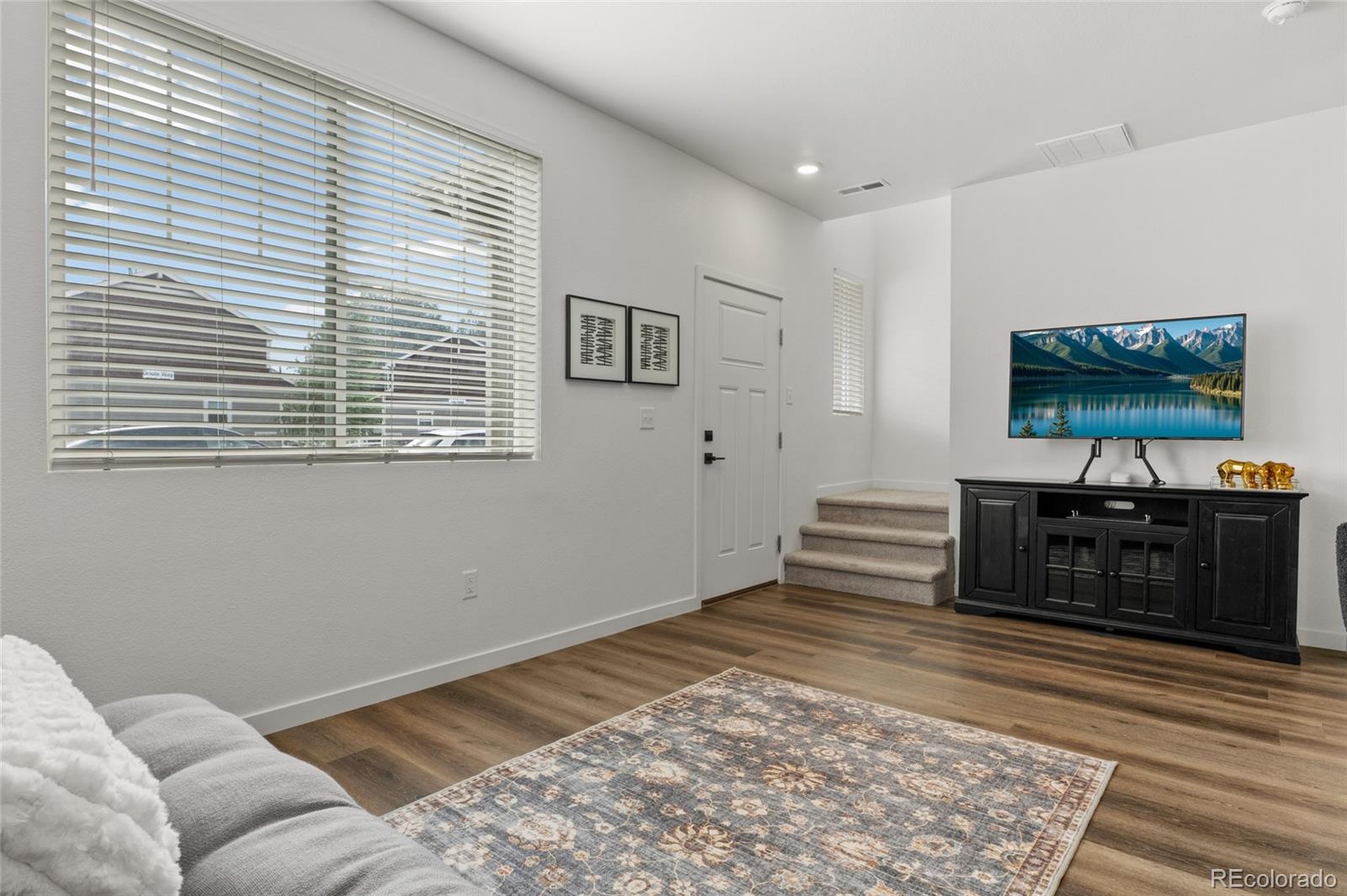 MLS Image #9 for 281  oriole way,johnstown, Colorado