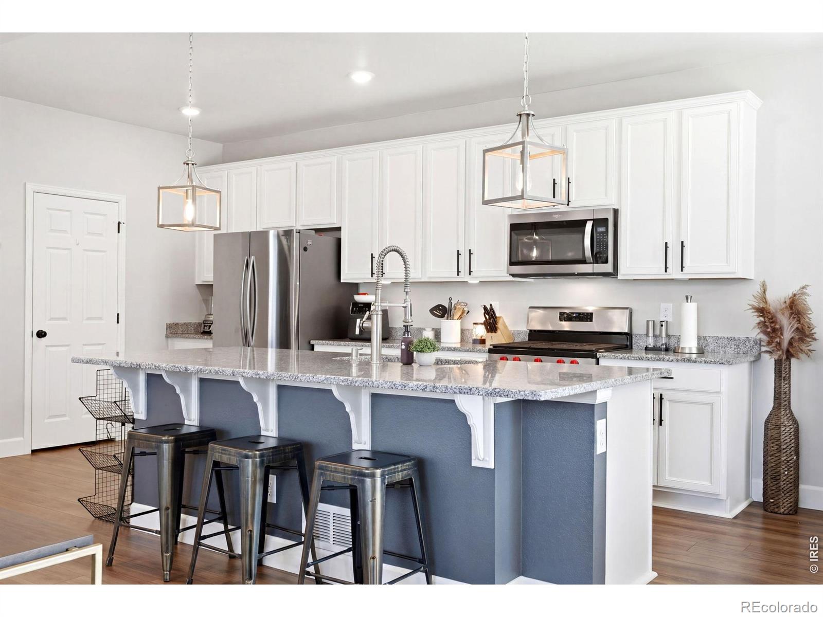 MLS Image #6 for 10118 e zeno street,commerce city, Colorado