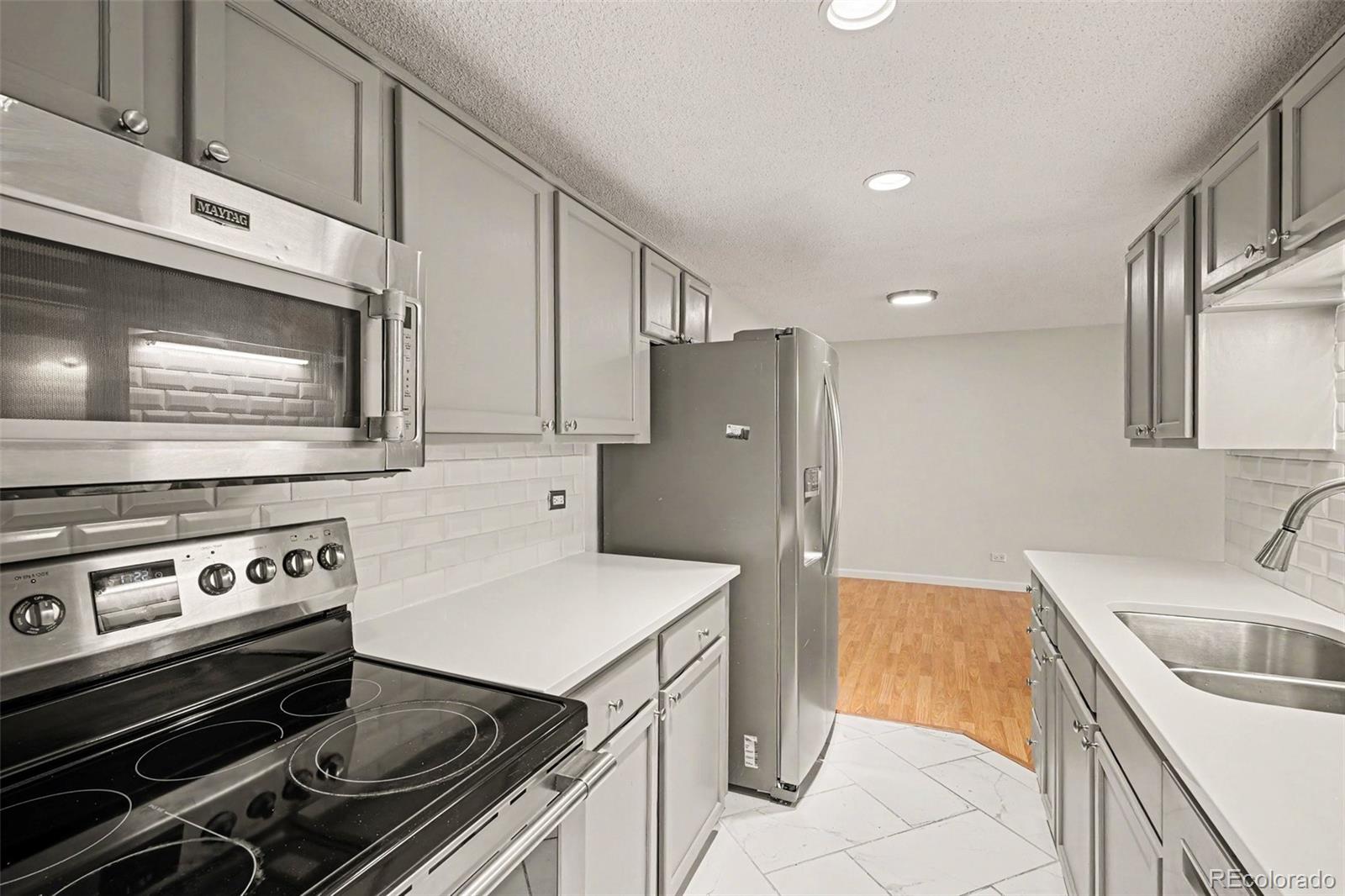 MLS Image #14 for 2375 s linden court,denver, Colorado