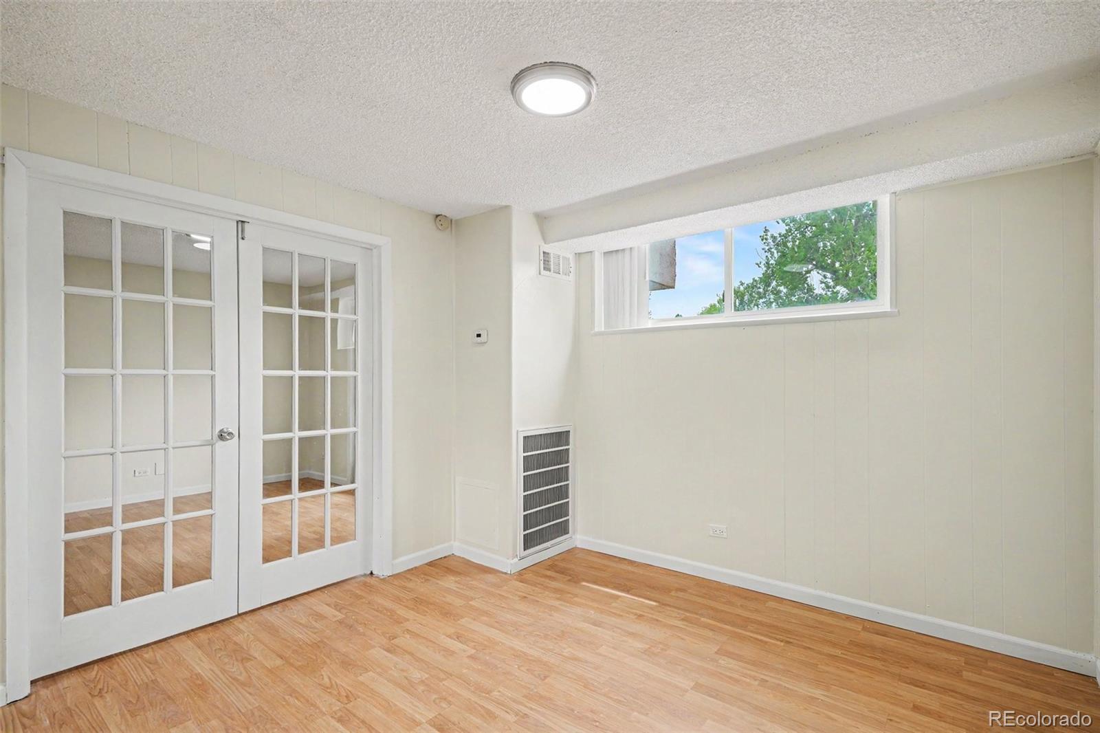 MLS Image #16 for 2375 s linden court,denver, Colorado