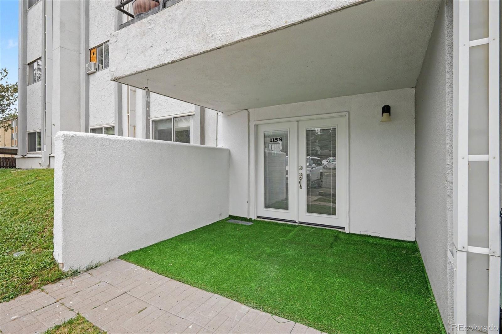 MLS Image #6 for 2375 s linden court,denver, Colorado