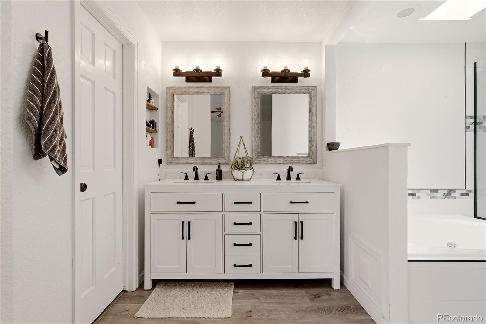 MLS Image #13 for 7600 s monaco way,centennial, Colorado