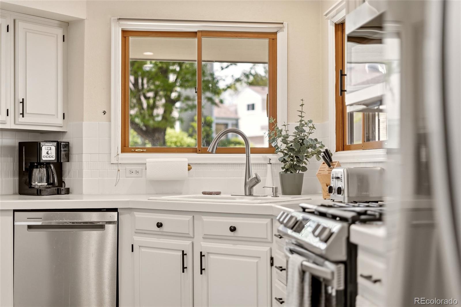 MLS Image #9 for 7600 s monaco way,centennial, Colorado