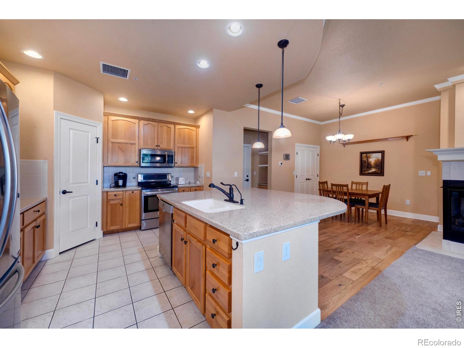 MLS Image #5 for 1379  charles drive,longmont, Colorado