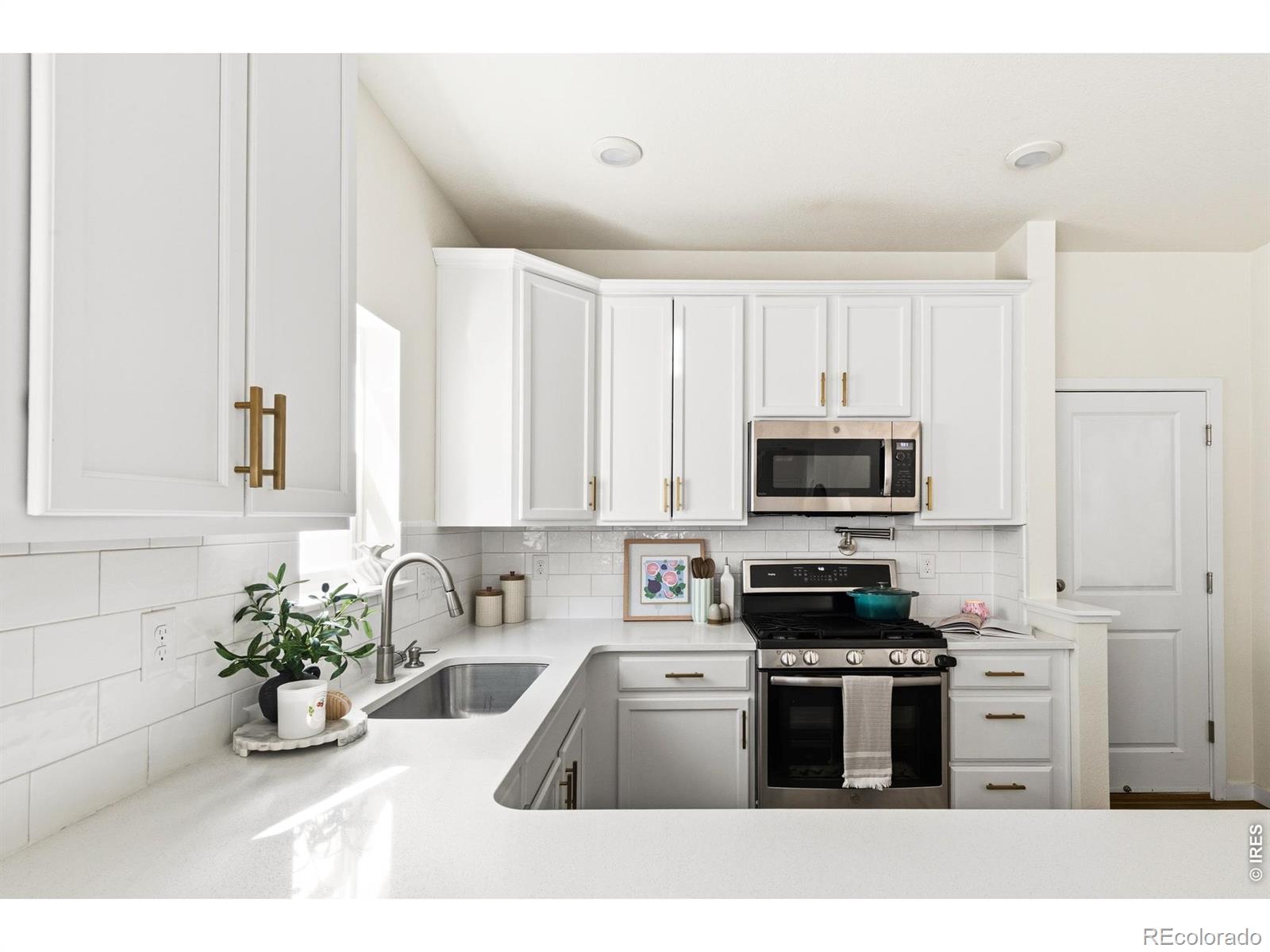 MLS Image #12 for 2827 s fox street,englewood, Colorado