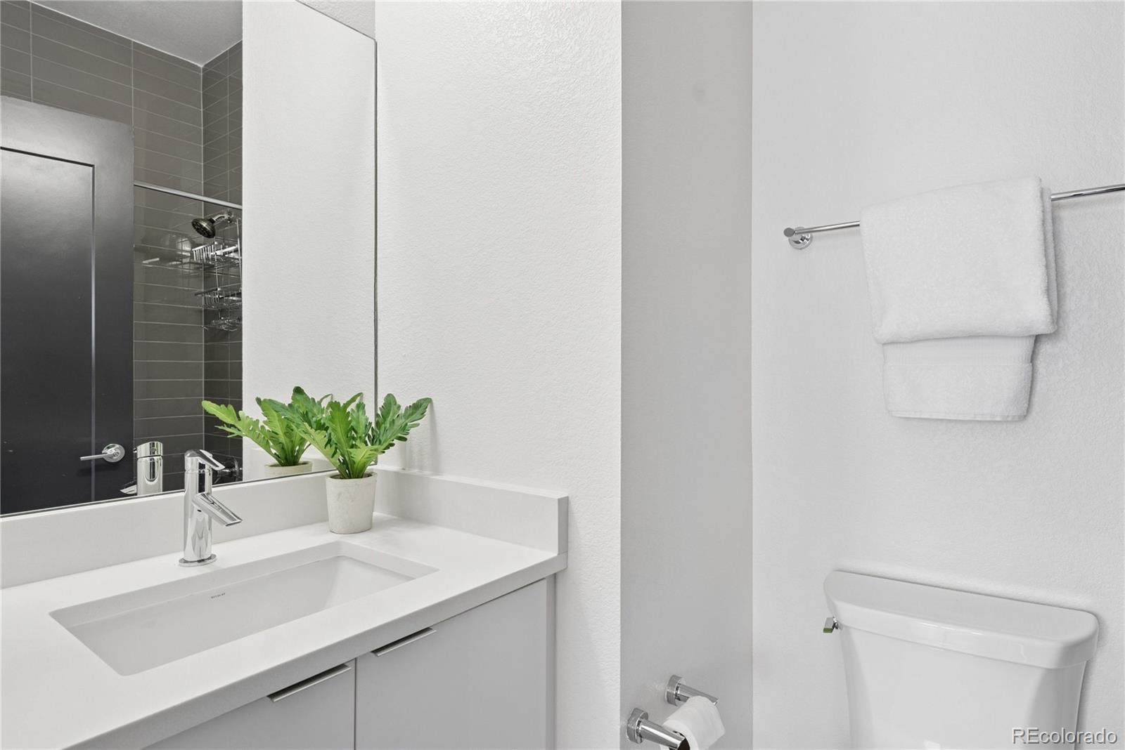 MLS Image #33 for 3855 e cedar avenue,denver, Colorado