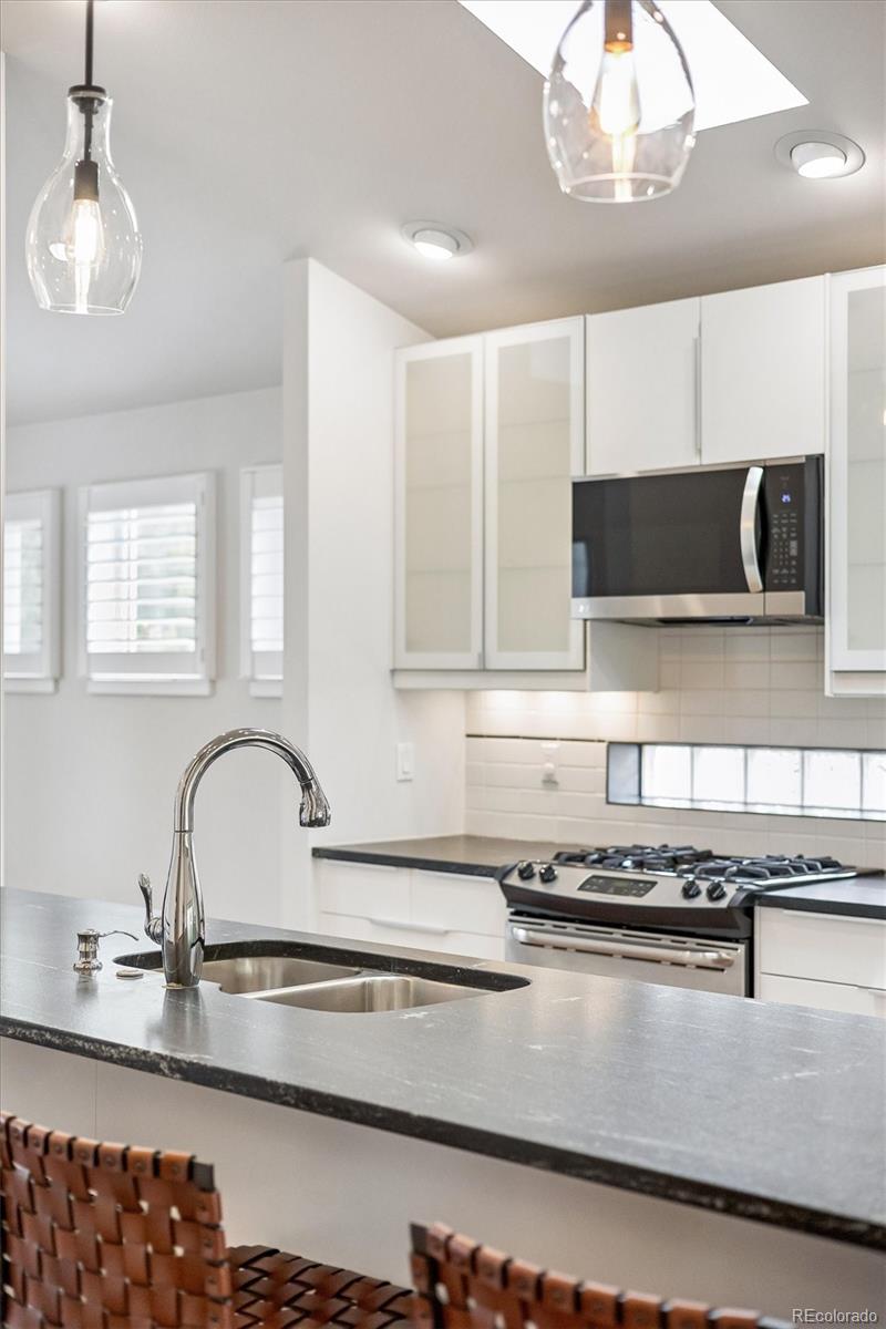 MLS Image #11 for 3100 s clarkson street,englewood, Colorado