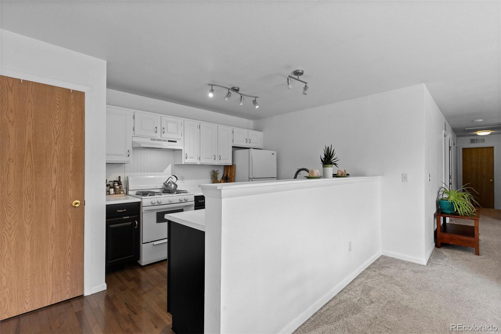 MLS Image #10 for 23317 e saratoga circle,aurora, Colorado