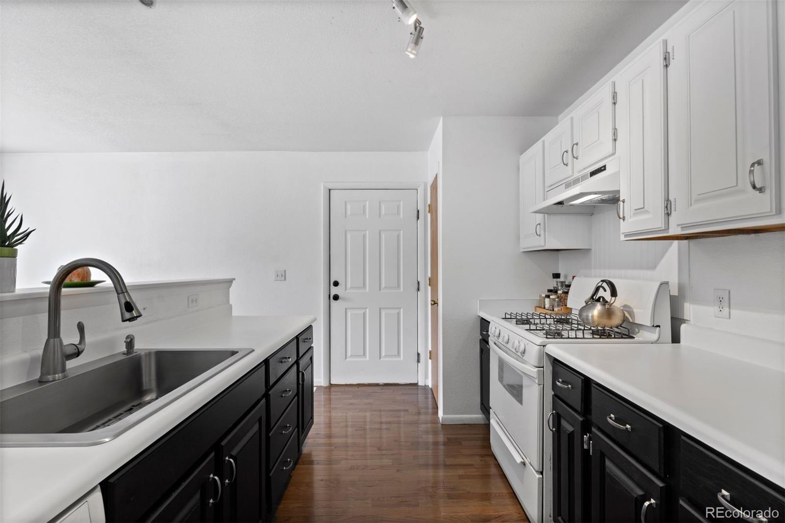 MLS Image #12 for 23317 e saratoga circle,aurora, Colorado