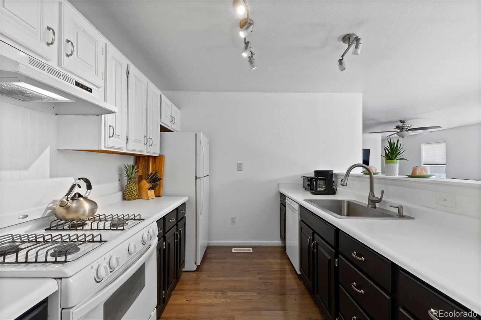 MLS Image #13 for 23317 e saratoga circle,aurora, Colorado