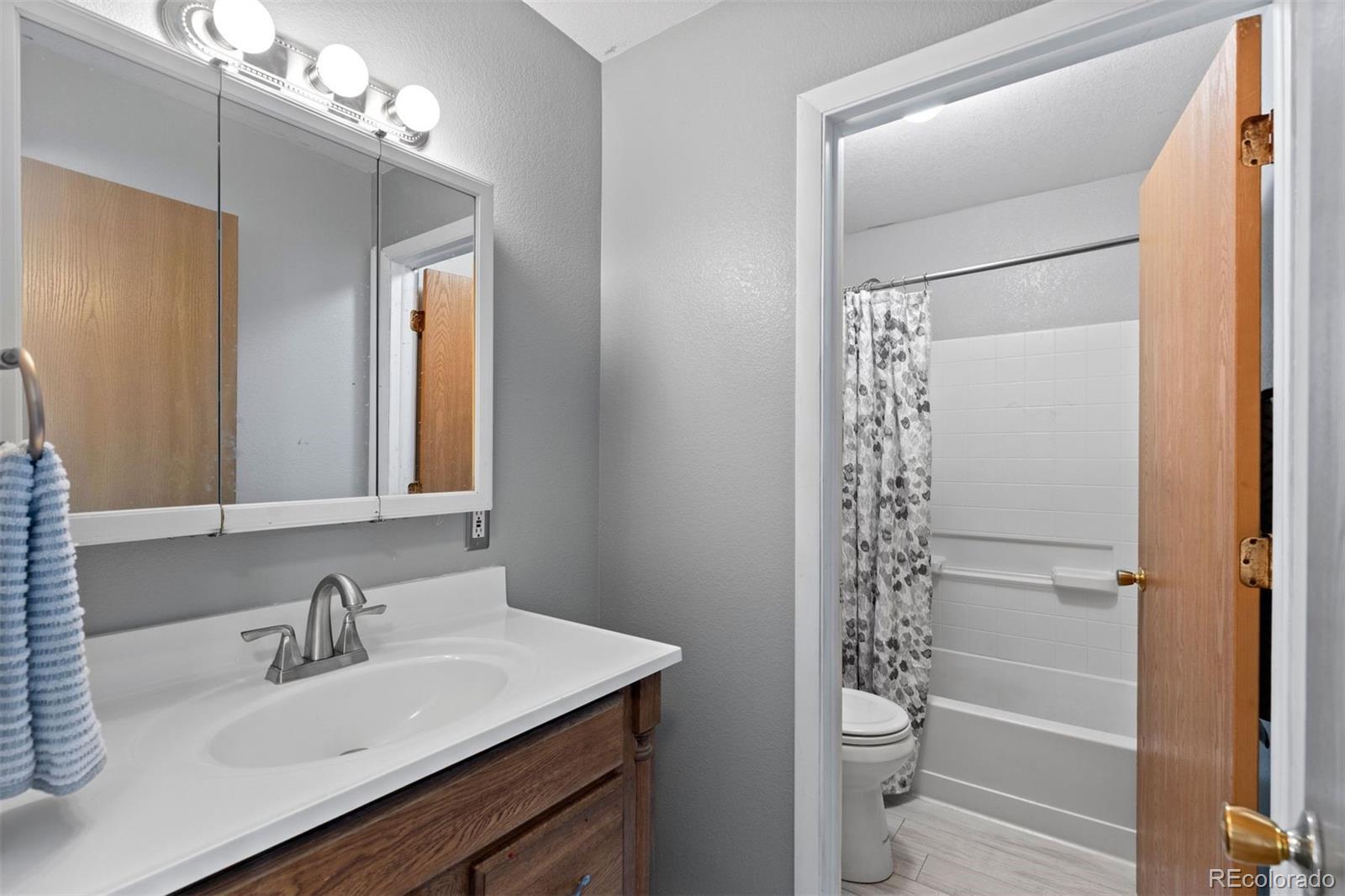 MLS Image #20 for 23317 e saratoga circle,aurora, Colorado
