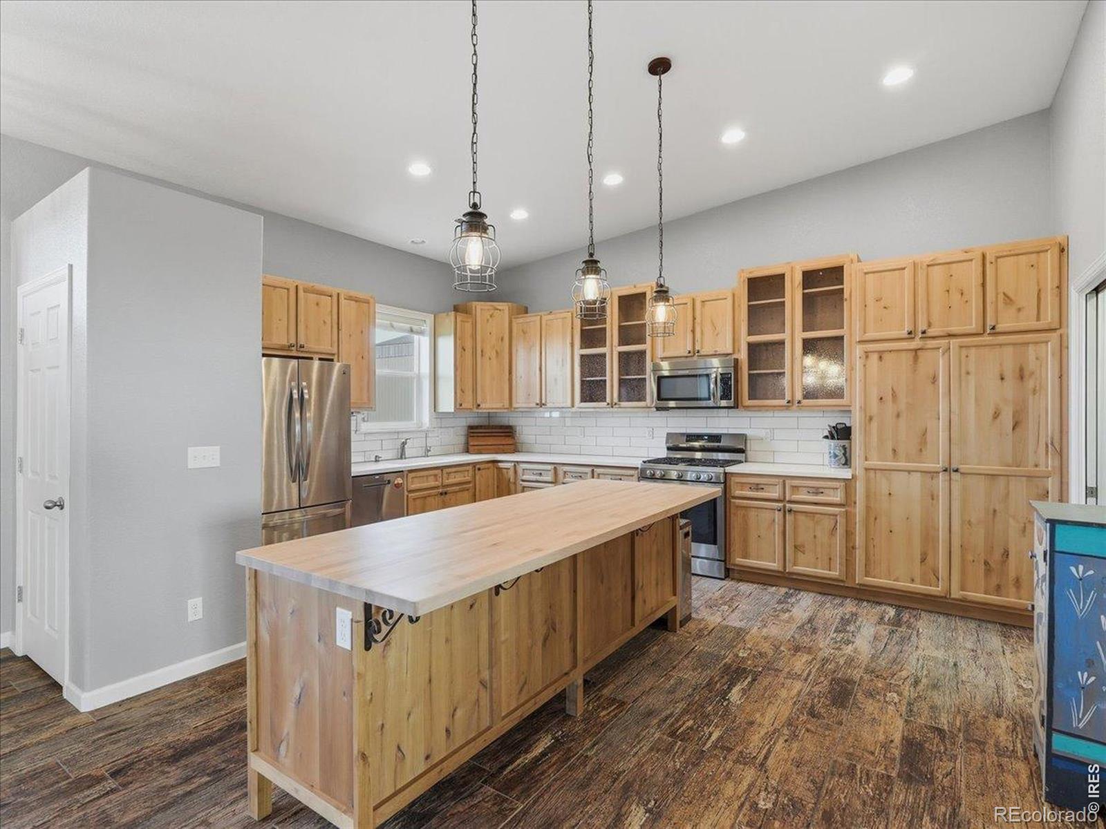 MLS Image #3 for 9965  county road 57 ,keenesburg, Colorado