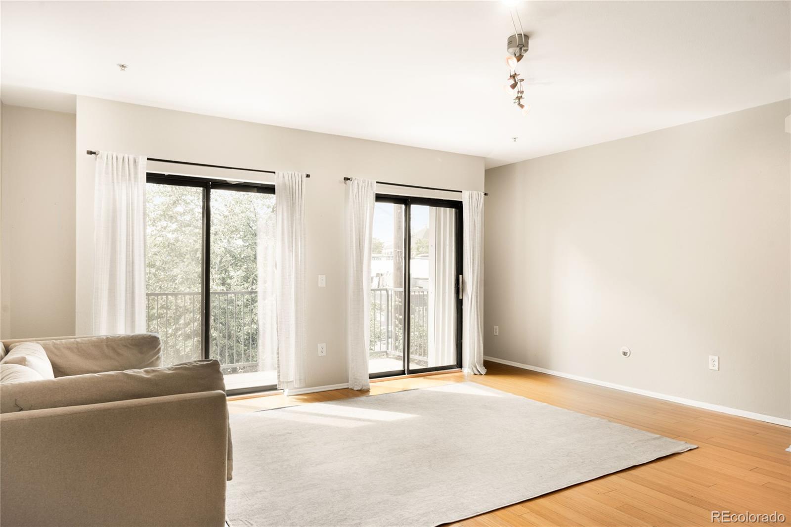 MLS Image #12 for 3149  blake street 202,denver, Colorado