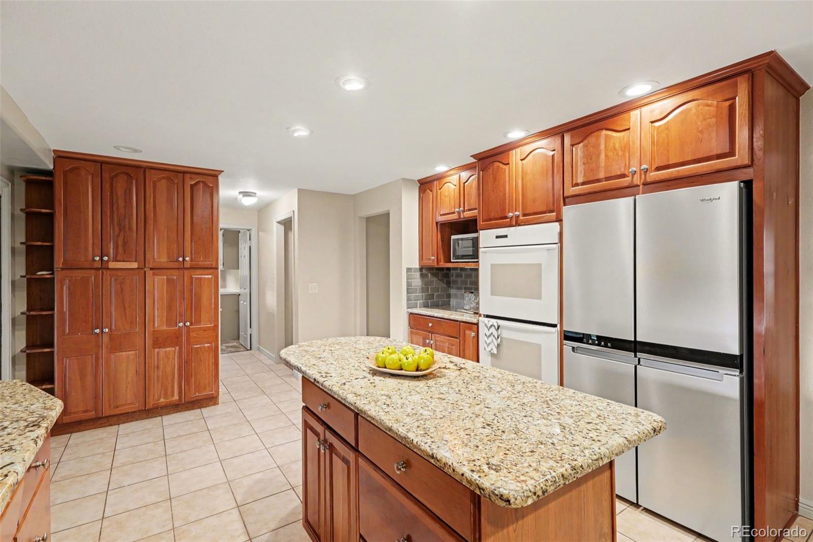 MLS Image #5 for 5937 s jasmine street,centennial, Colorado