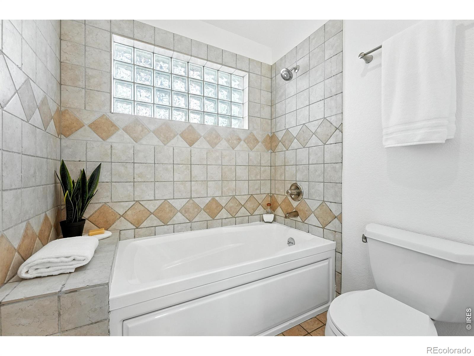 MLS Image #34 for 4557  apple way,boulder, Colorado