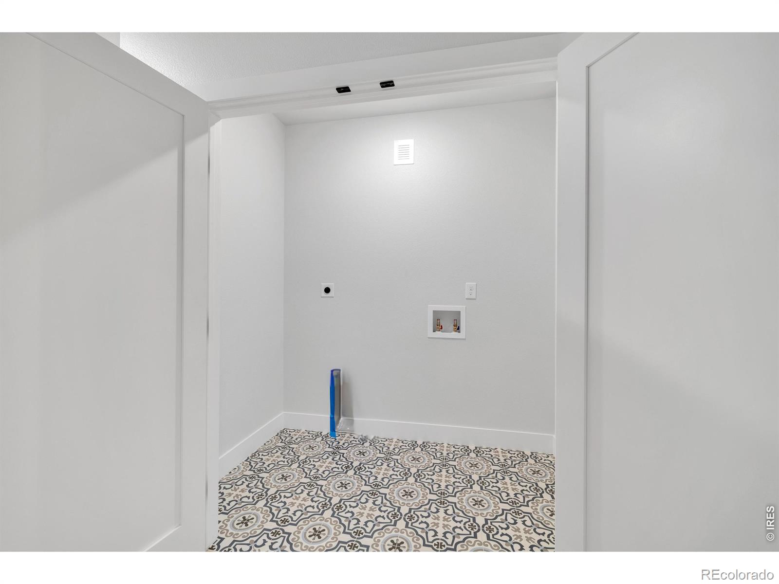 MLS Image #36 for 2339 n irving street,denver, Colorado