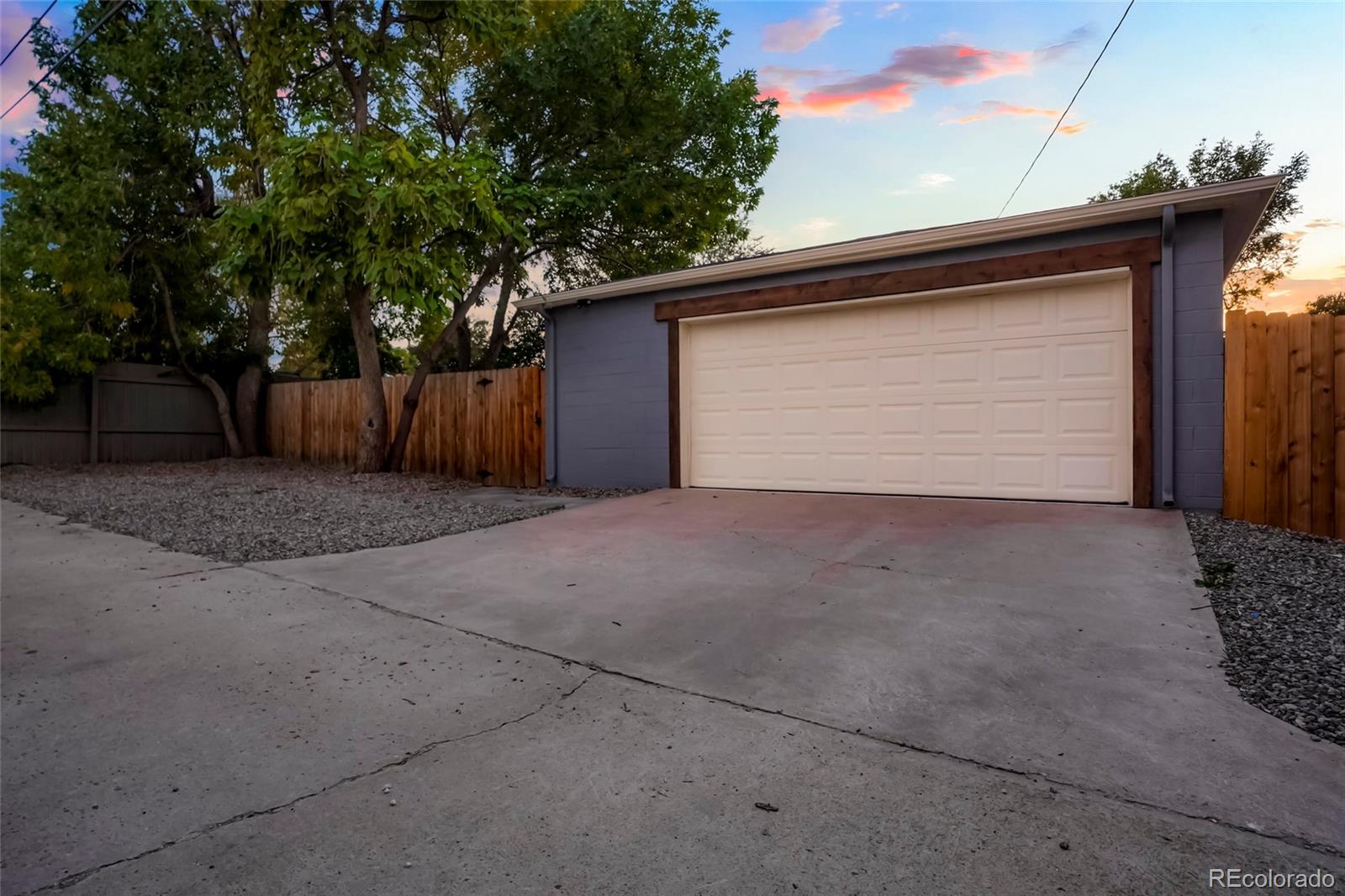 MLS Image #33 for 3046  saint paul street,denver, Colorado