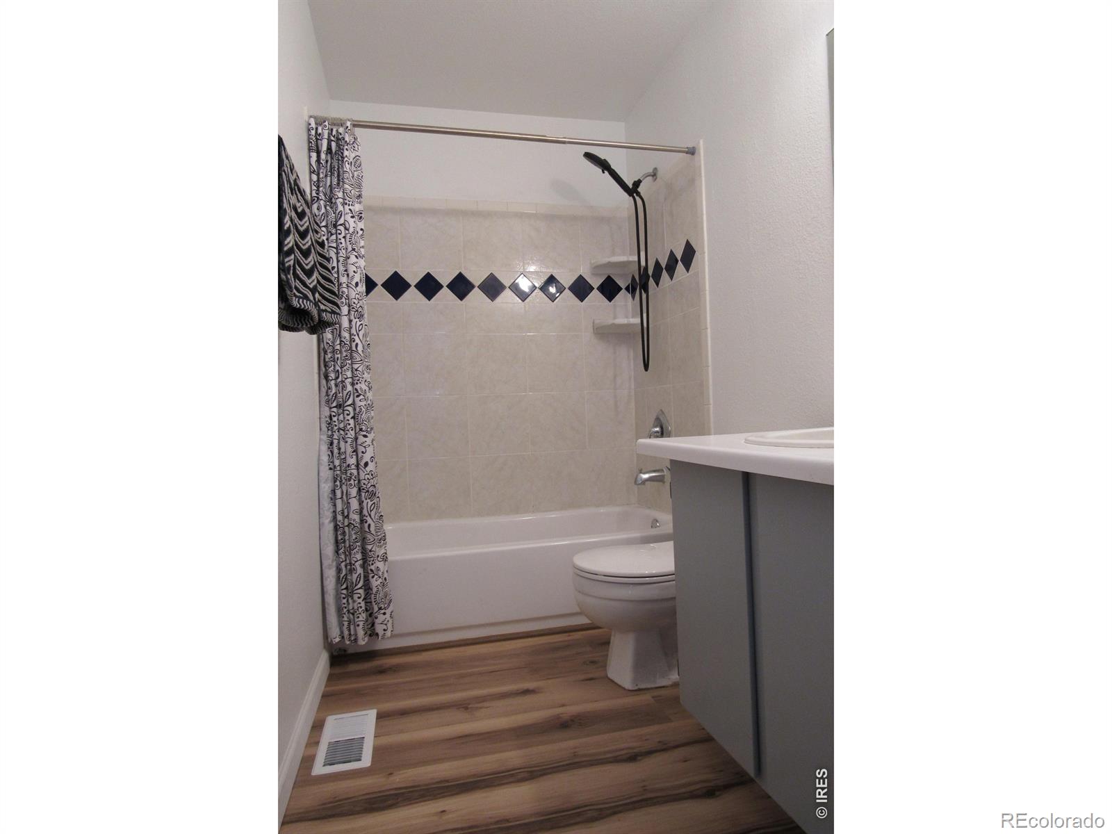 MLS Image #11 for 8248  washington street,denver, Colorado