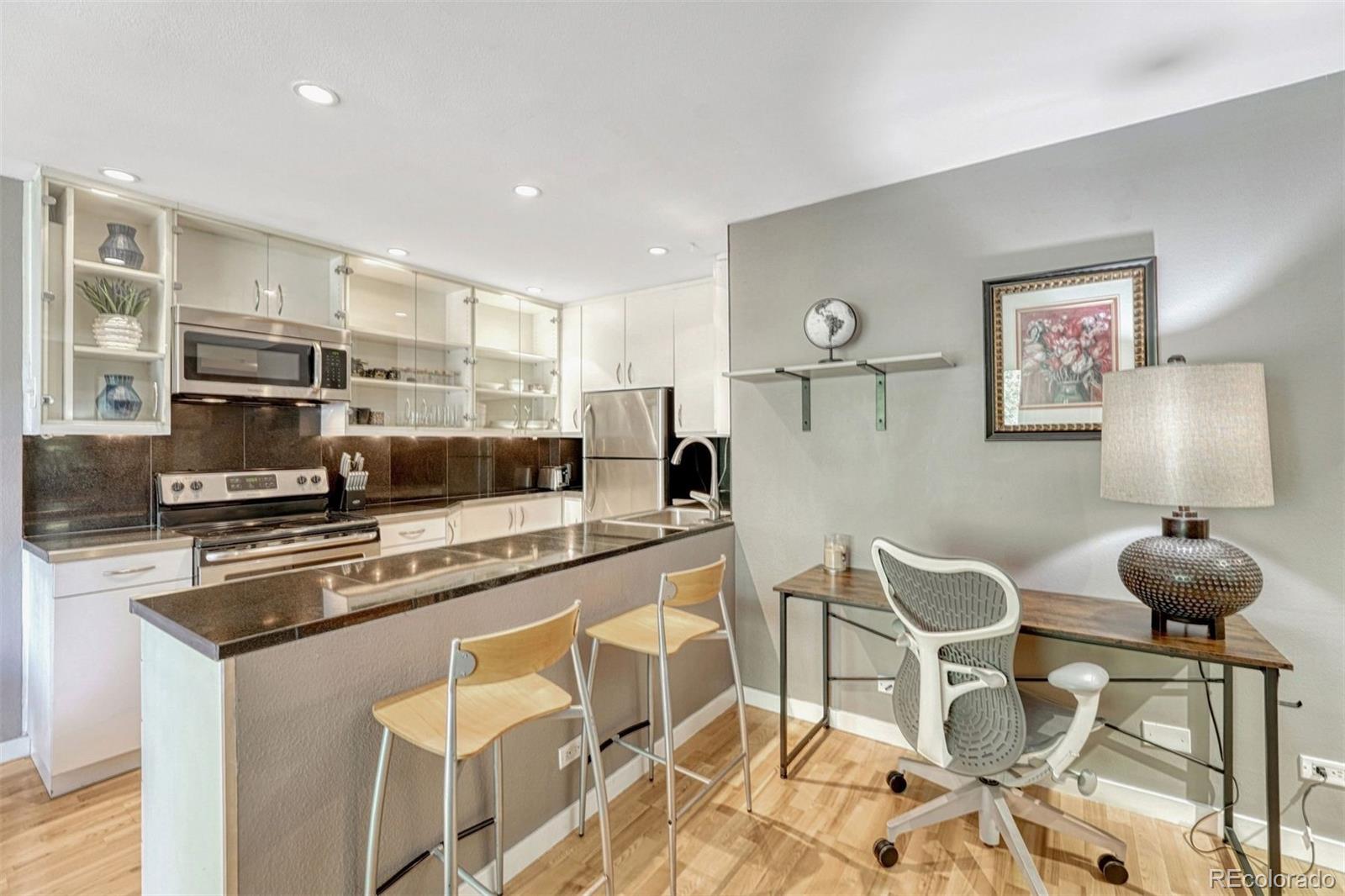 MLS Image #10 for 480 s marion parkway 305,denver, Colorado