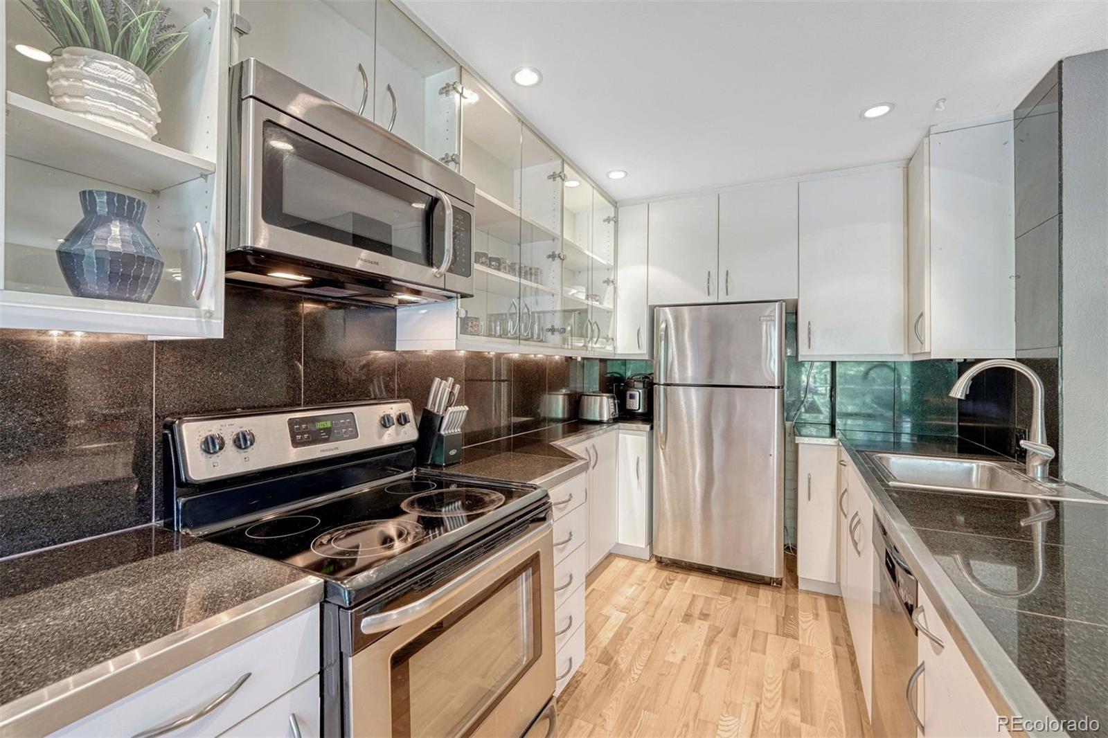 MLS Image #13 for 480 s marion parkway 305,denver, Colorado