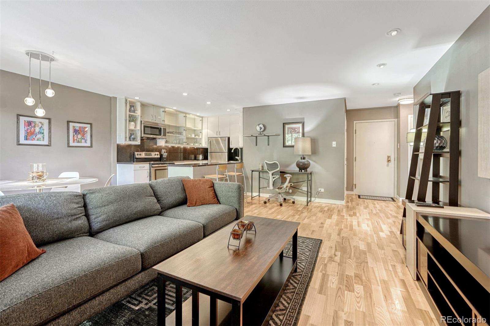 MLS Image #4 for 480 s marion parkway 305,denver, Colorado