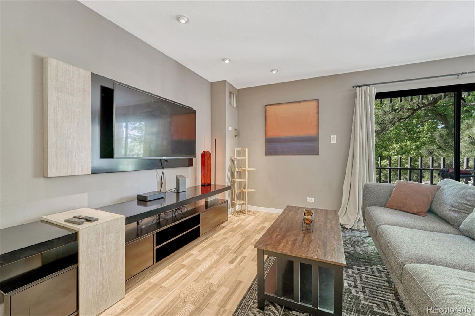 MLS Image #6 for 480 s marion parkway 305,denver, Colorado