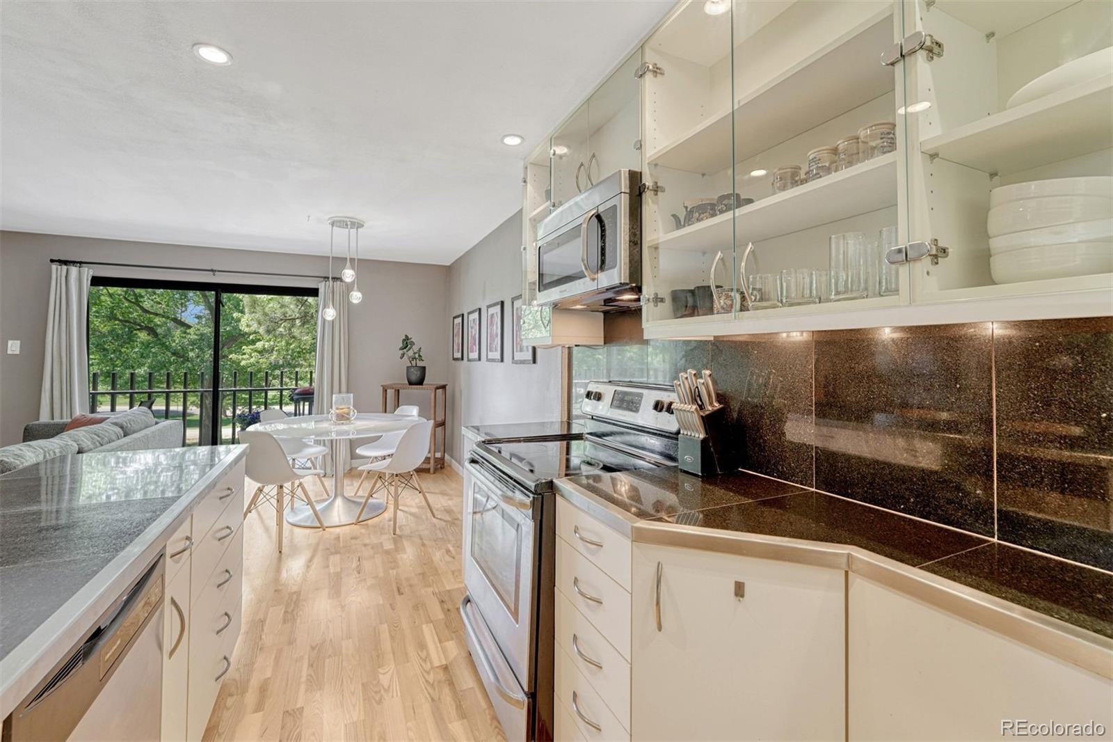 MLS Image #9 for 480 s marion parkway 305,denver, Colorado