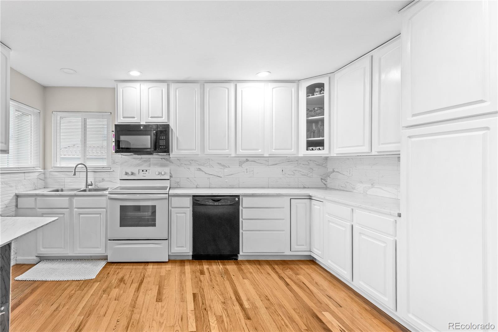 MLS Image #18 for 4643 s abilene circle,aurora, Colorado