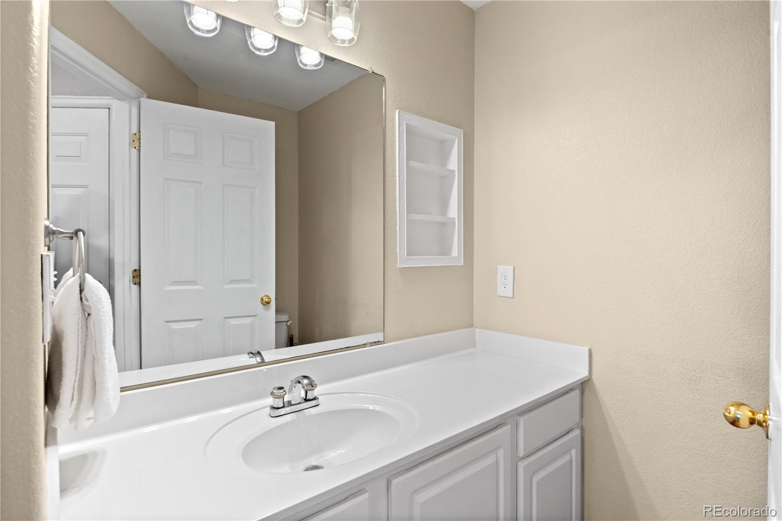 MLS Image #38 for 4643 s abilene circle,aurora, Colorado