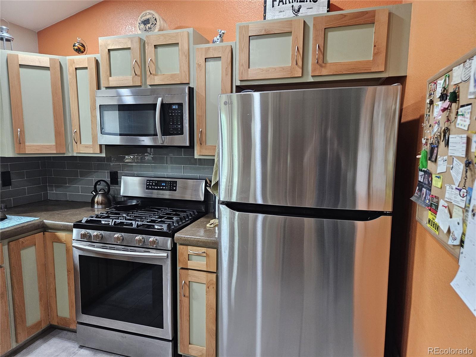 MLS Image #5 for 318  riviera lane,johnstown, Colorado