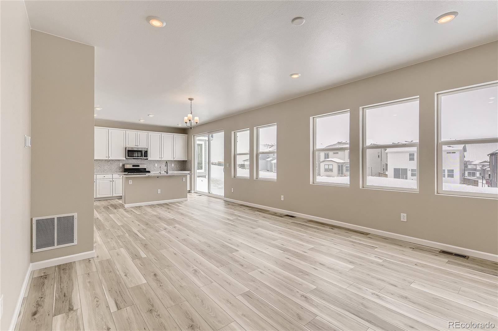 MLS Image #13 for 3330 n denali street,aurora, Colorado