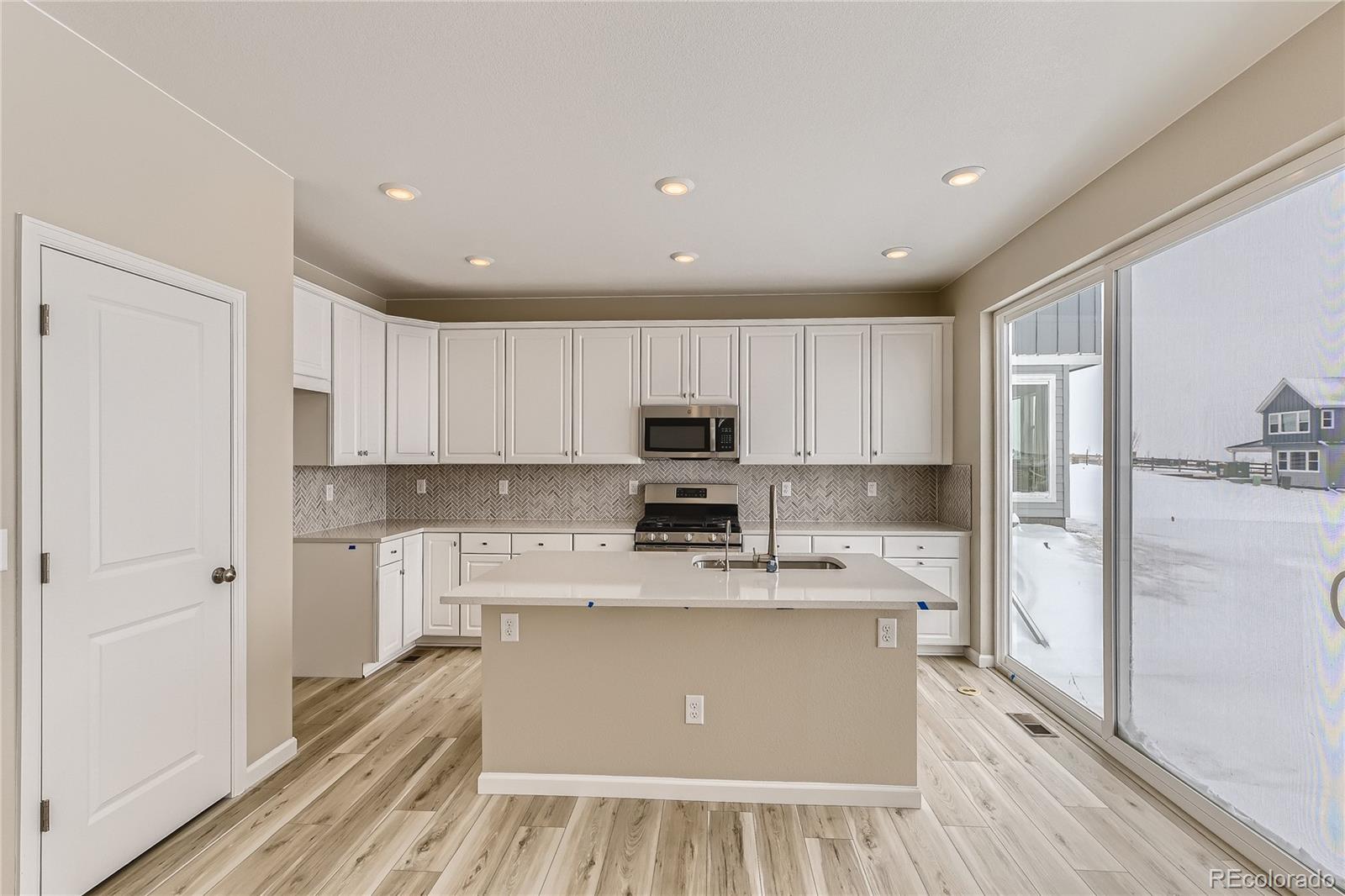 MLS Image #5 for 3330 n denali street,aurora, Colorado
