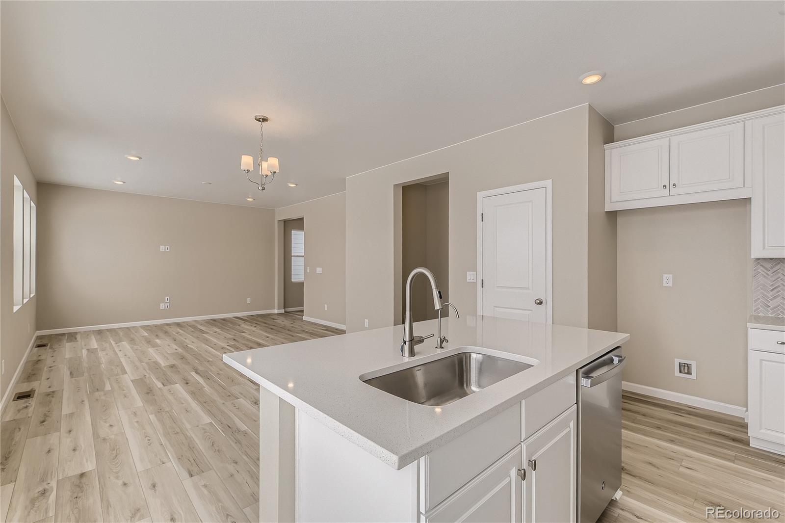 MLS Image #9 for 3330 n denali street,aurora, Colorado