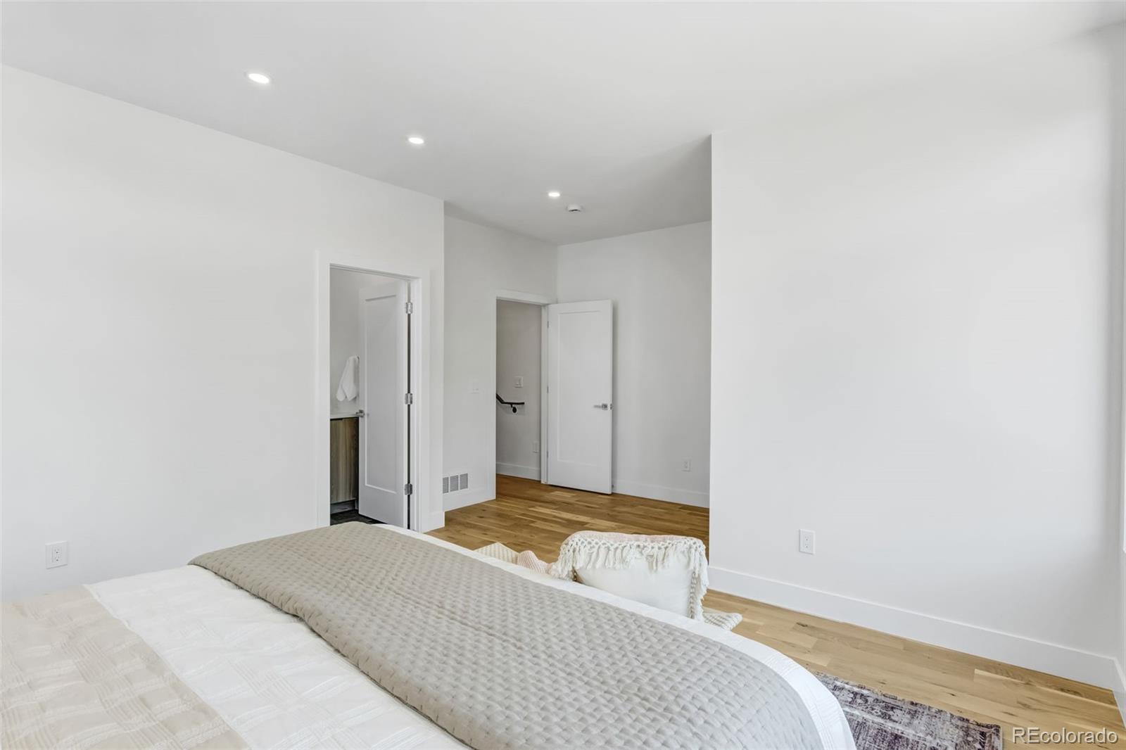 MLS Image #14 for 1448  stuart street,denver, Colorado