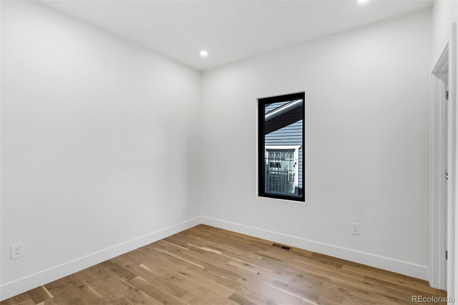 MLS Image #18 for 1448  stuart street,denver, Colorado