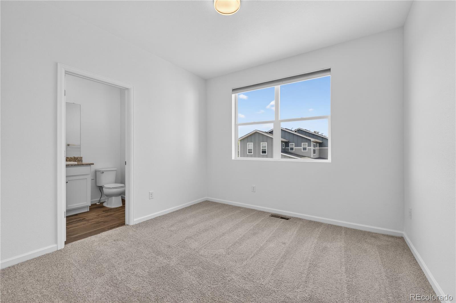 MLS Image #12 for 1046  oak circle,denver, Colorado