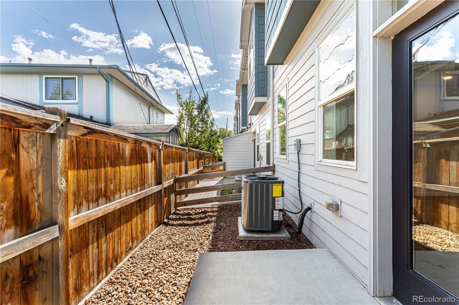 MLS Image #19 for 1046  oak circle,denver, Colorado