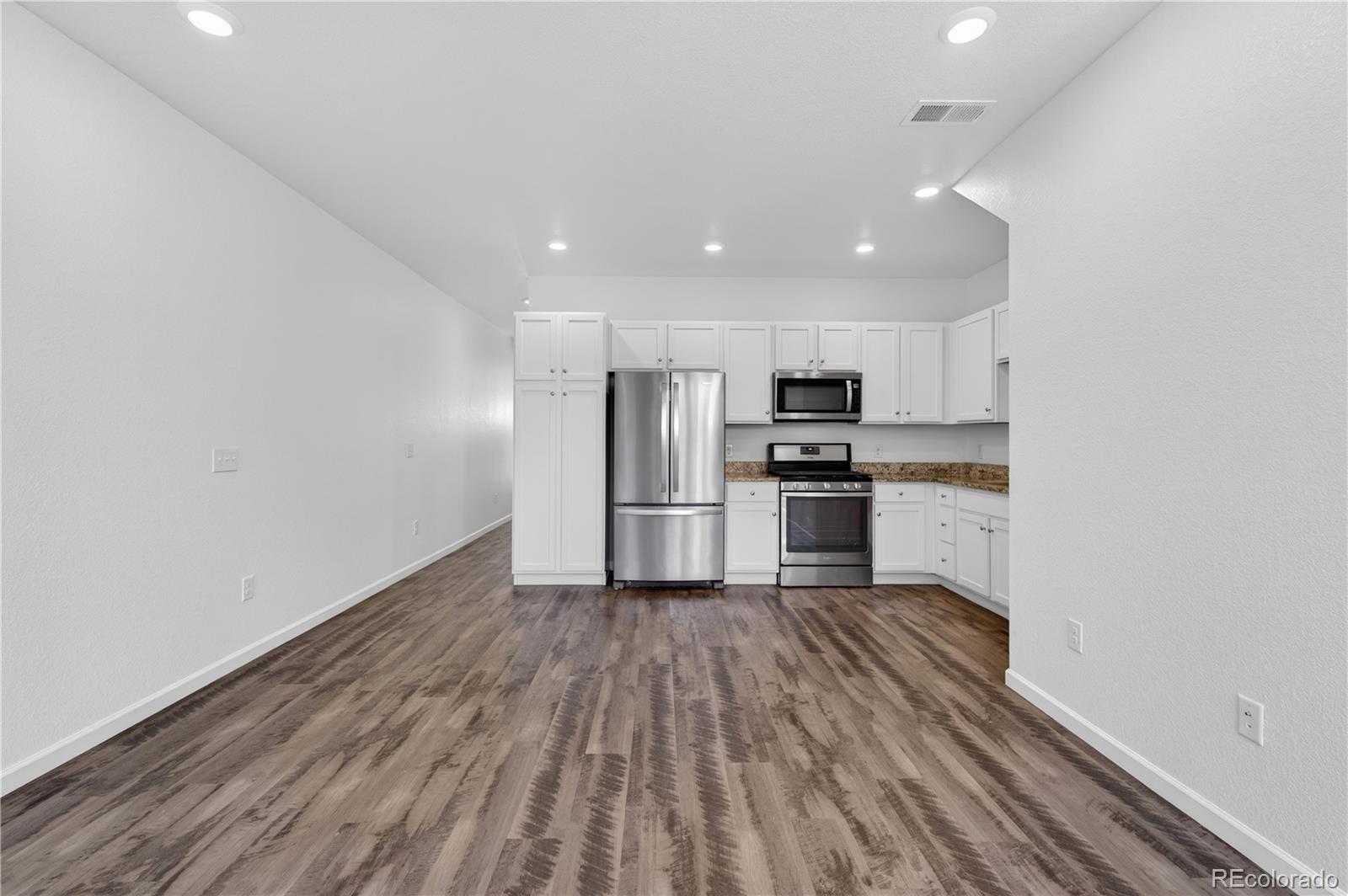 MLS Image #4 for 1046  oak circle,denver, Colorado