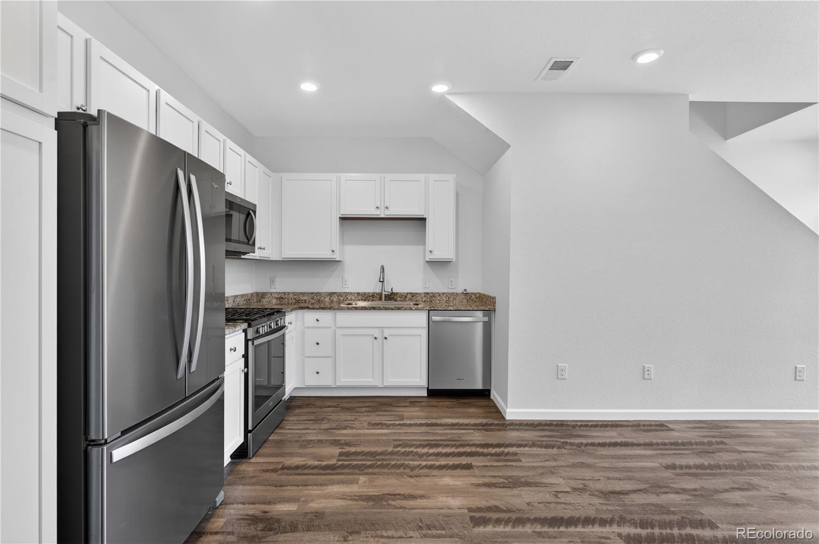 MLS Image #6 for 1046  oak circle,denver, Colorado
