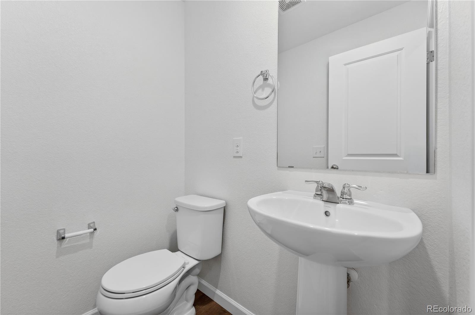 MLS Image #9 for 1046  oak circle,denver, Colorado