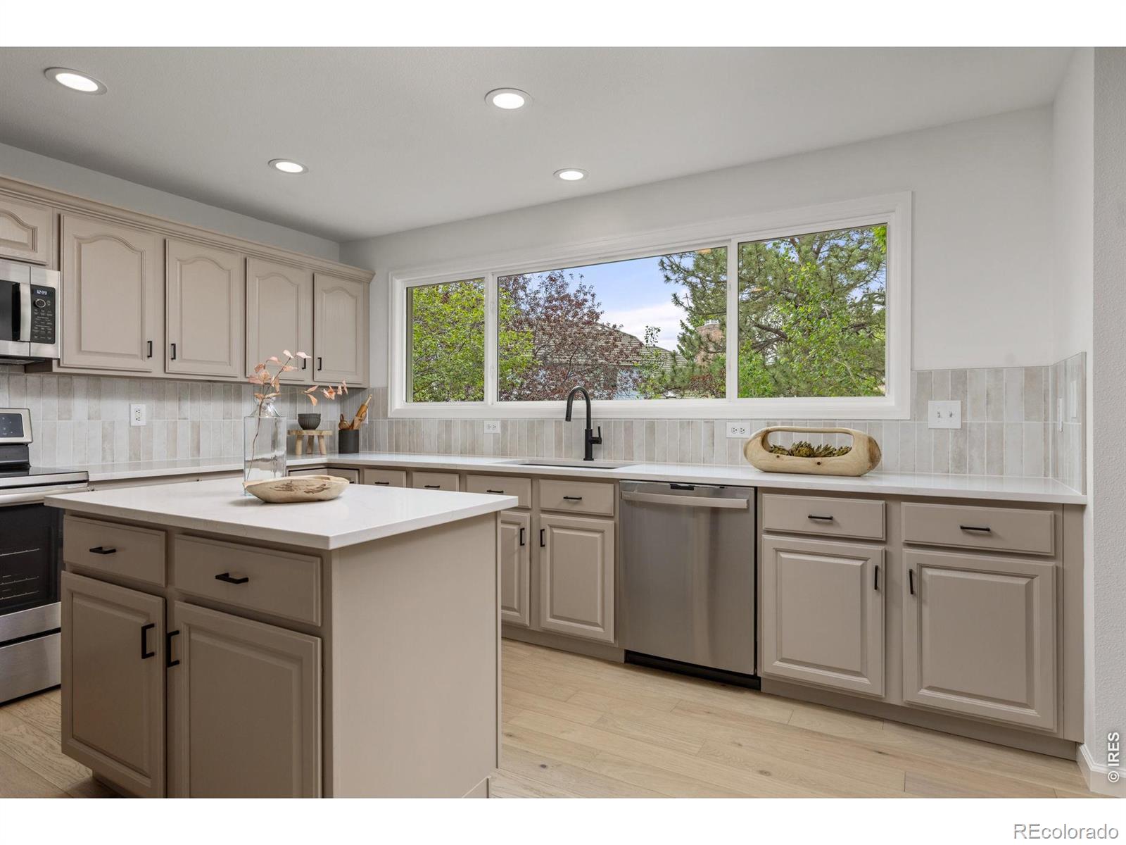 MLS Image #14 for 908 e kirk way,superior, Colorado