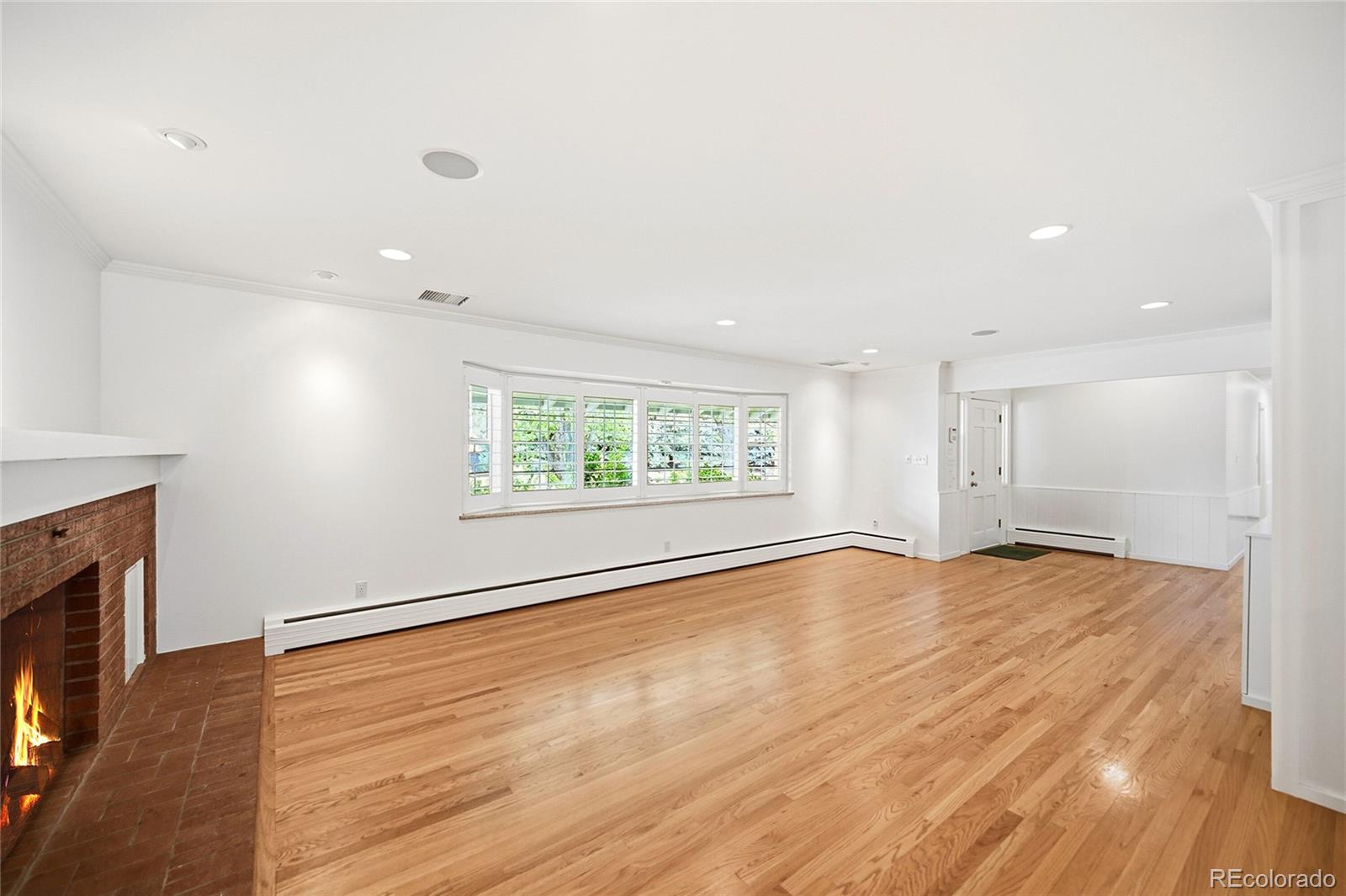 MLS Image #5 for 3780 s dahlia street,denver, Colorado