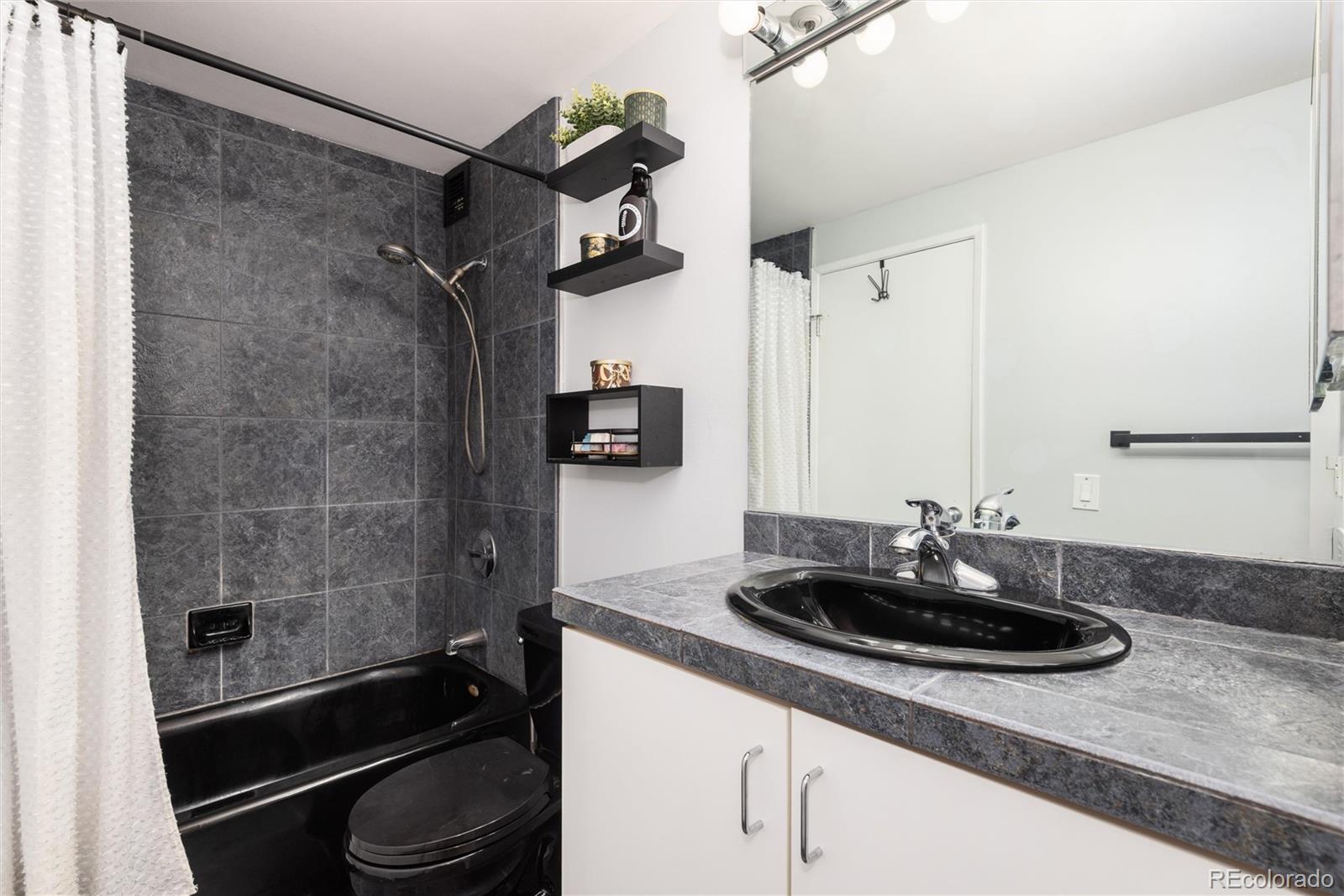 MLS Image #15 for 720  16th street,denver, Colorado