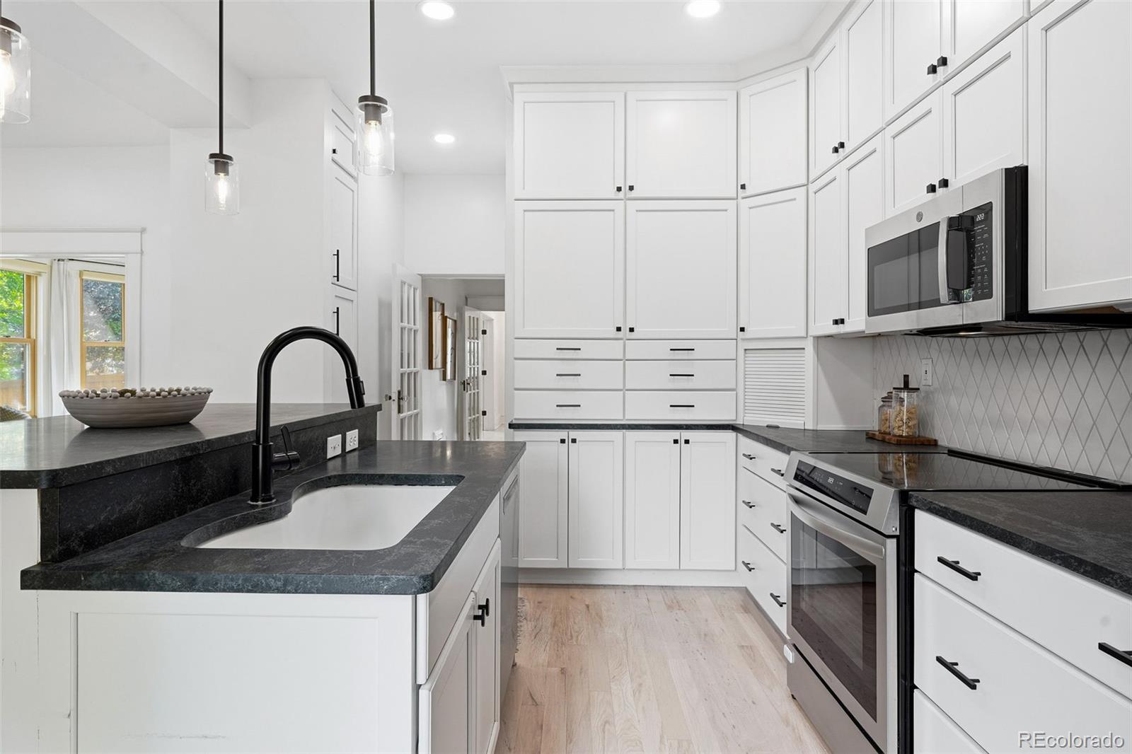 MLS Image #17 for 994 s washington street,denver, Colorado